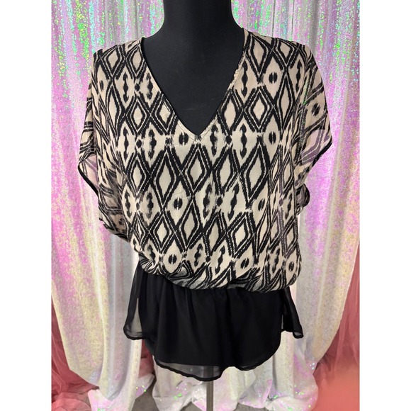 Eclair Tops - Eclair Geometric Diamond Ikat Print V-Neck Peplum Blouse Black Cream XS